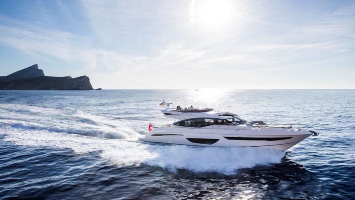 Моторная яхта Princess S65 — фото 7 из 7
